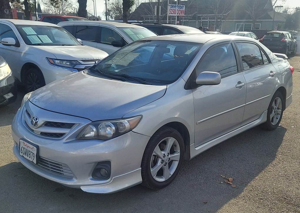 2011 Toyota Corolla Image 1