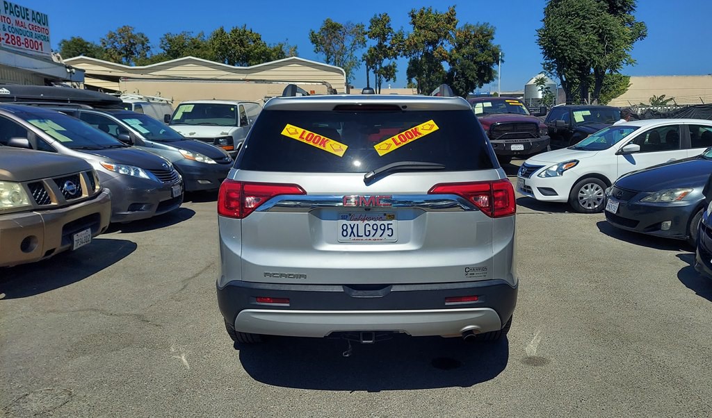 2018 GMC Acadia Image 3