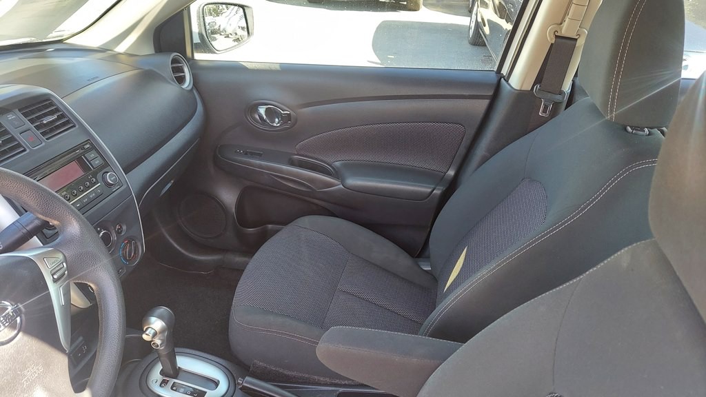 2017 Nissan Versa Image 6