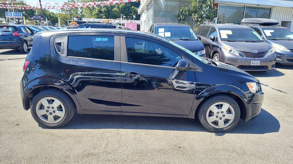 2016 Chevrolet Sonic Image 6