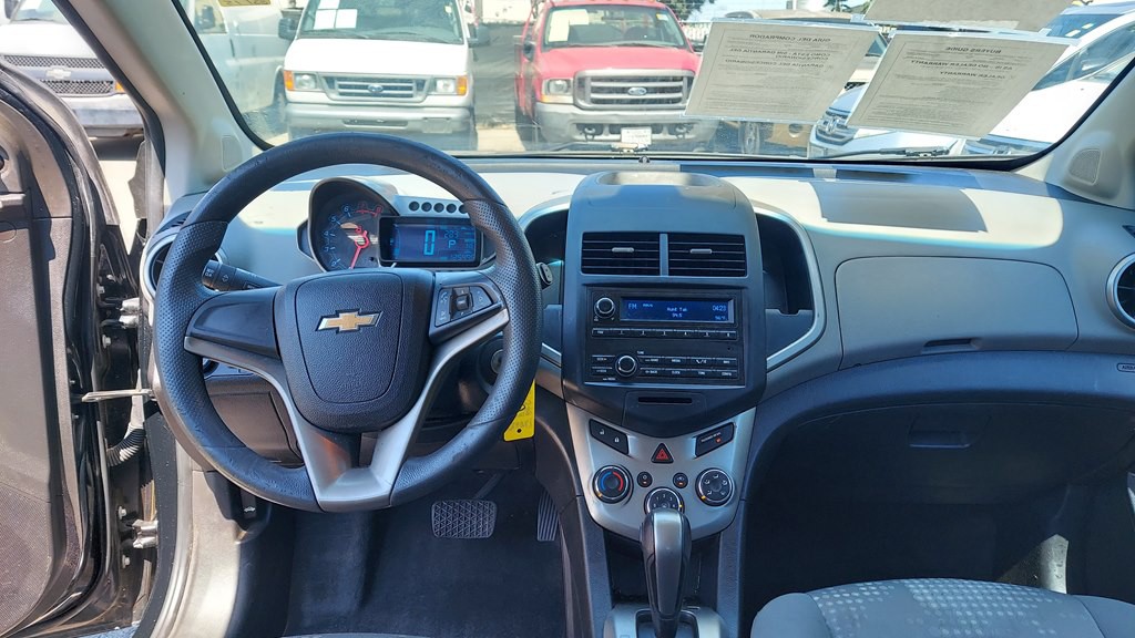 2016 Chevrolet Sonic Image 11