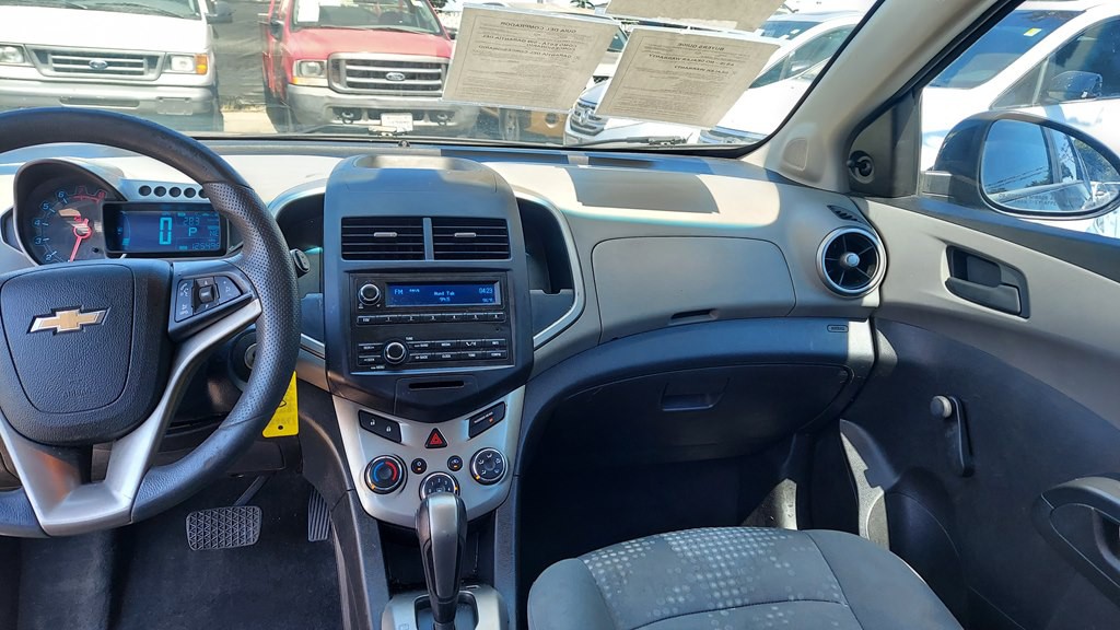2016 Chevrolet Sonic Image 12