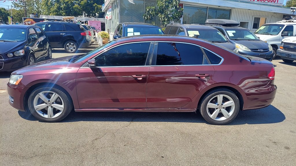 2013 Volkswagen Passat Image 2