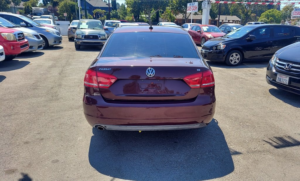 2013 Volkswagen Passat Image 4