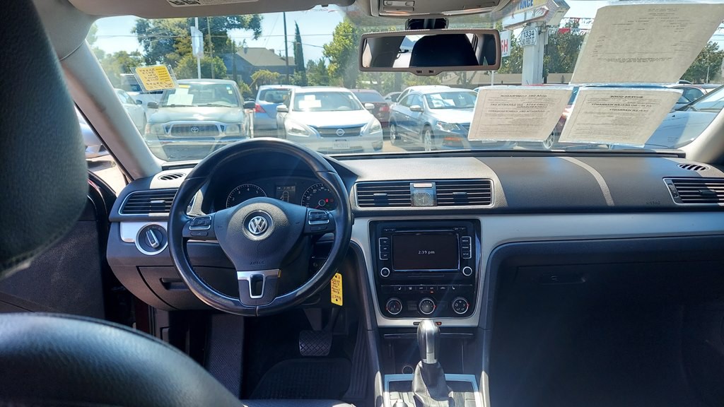 2013 Volkswagen Passat Image 10
