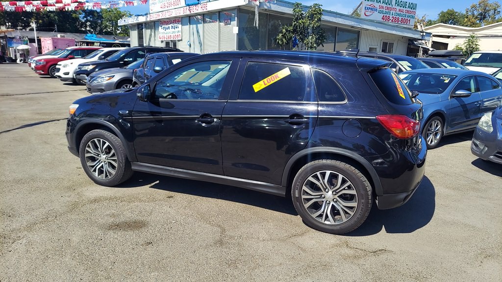 2017 Mitsubishi Outlander Image 3
