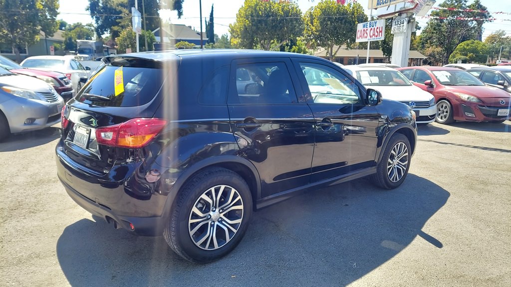 2017 Mitsubishi Outlander Image 5