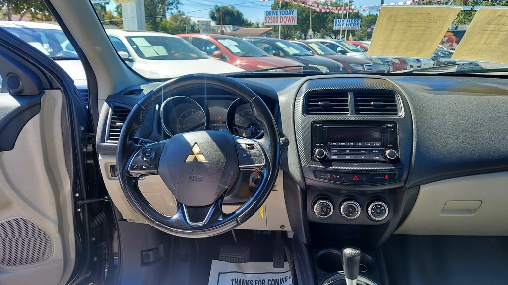 2017 Mitsubishi Outlander Image 11