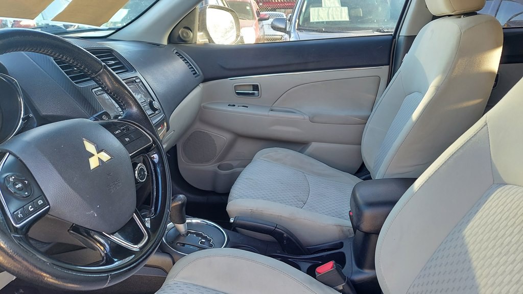 2017 Mitsubishi Outlander Image 5