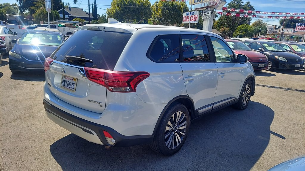 2019 Mitsubishi Outlander Image 5