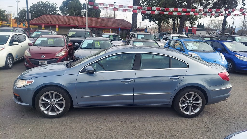 2009 Volkswagen CC Image 2
