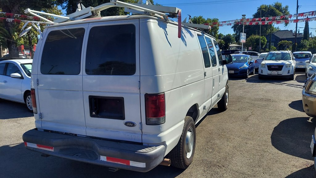 2007 Ford Econoline Image 4