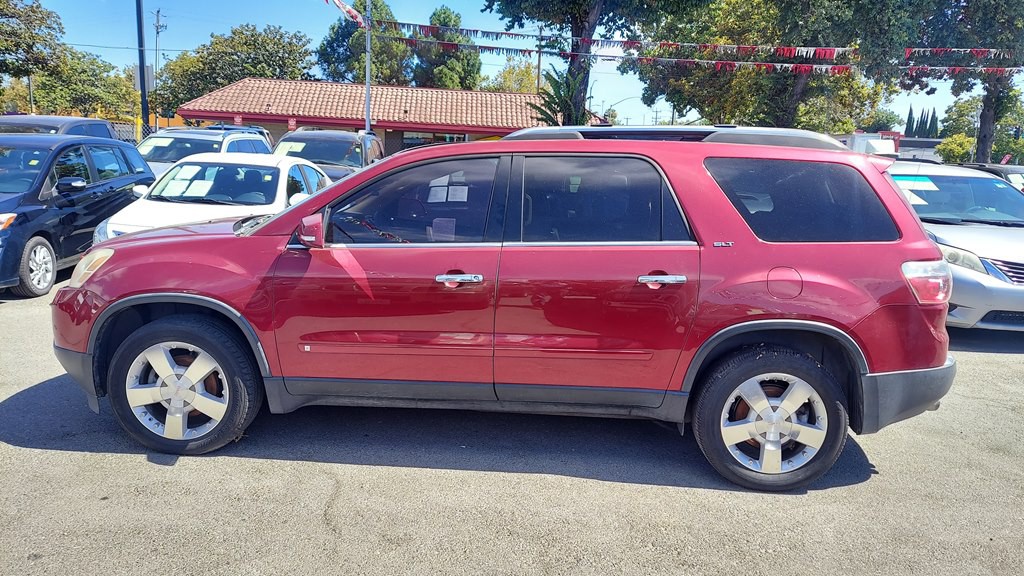 2010 GMC Acadia Image 2