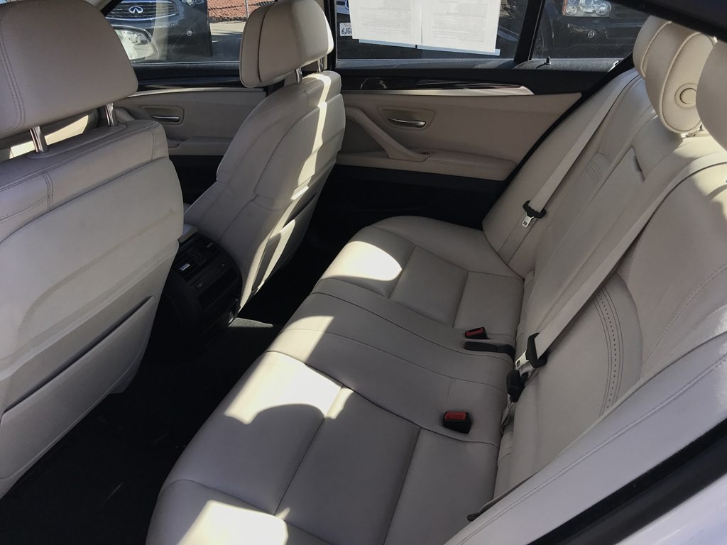 2014 BMW 5 Series Image 9