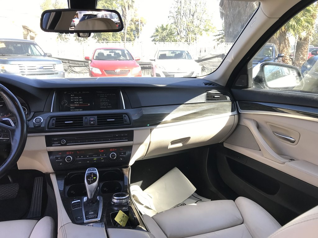 2014 BMW 5 Series Image 11