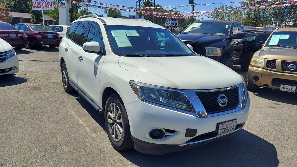 2016 Nissan Pathfinder Image 6