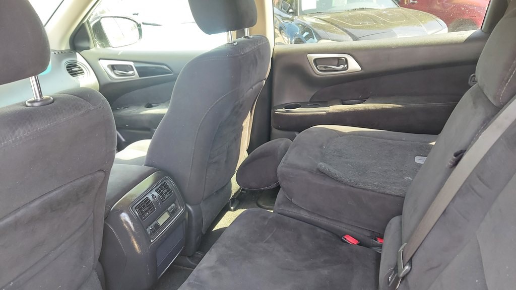 2016 Nissan Pathfinder Image 8