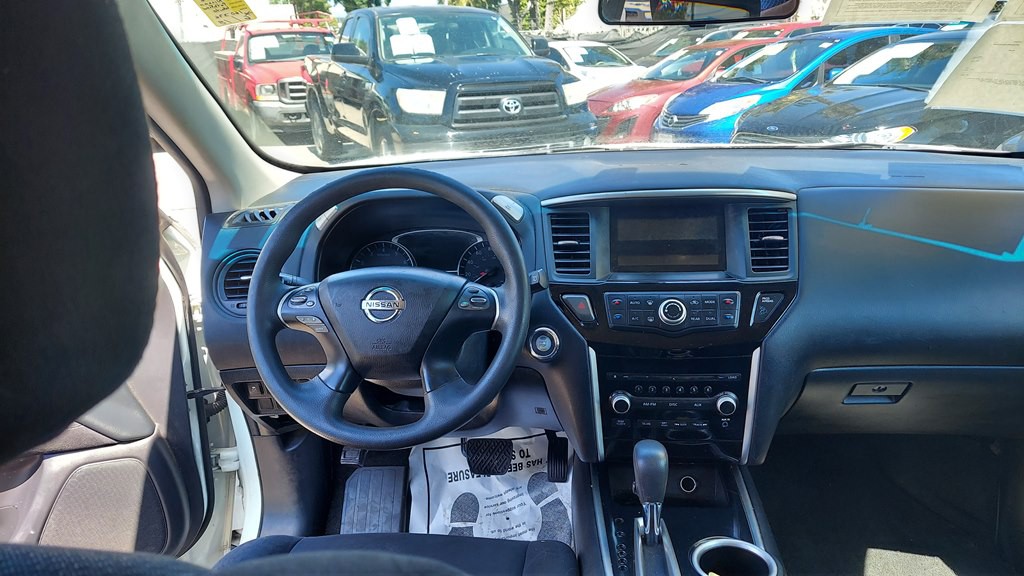 2016 Nissan Pathfinder Image 10