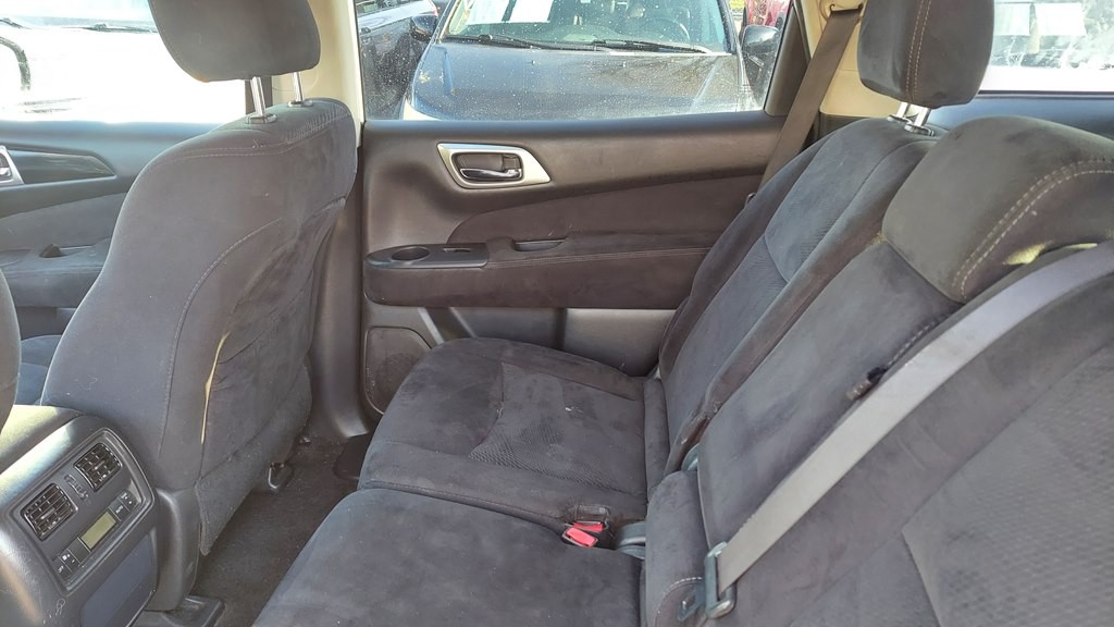 2016 Nissan Pathfinder Image 6