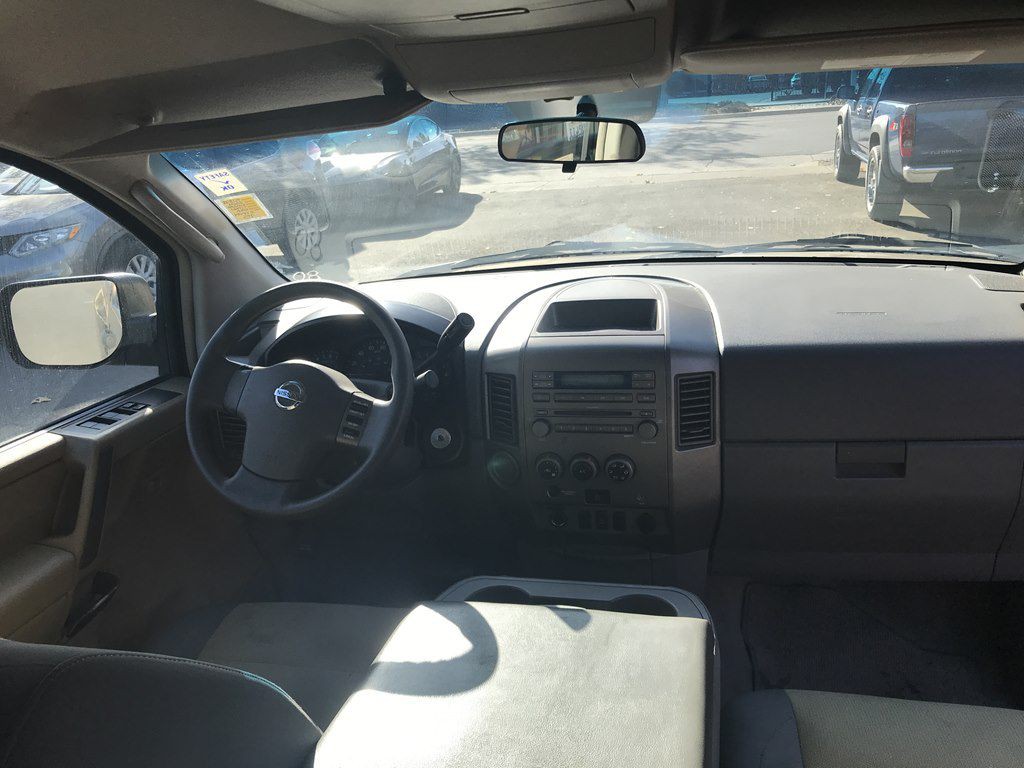 2004 Nissan Titan Image 8