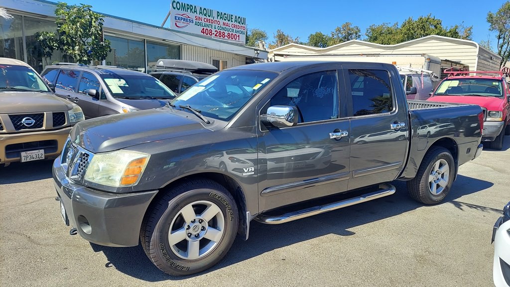 2004 Nissan Titan Image 1