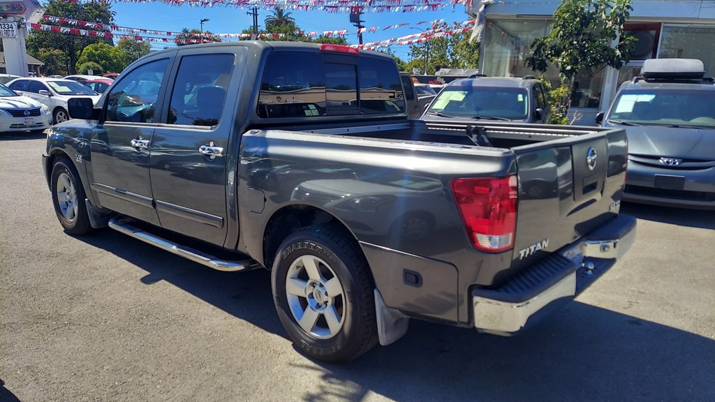 2004 Nissan Titan Image 2