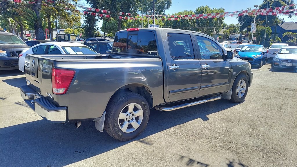 2004 Nissan Titan Image 4