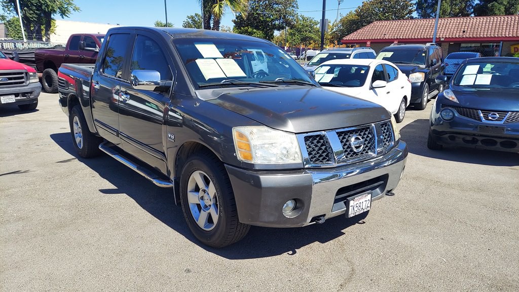 2004 Nissan Titan Image 5