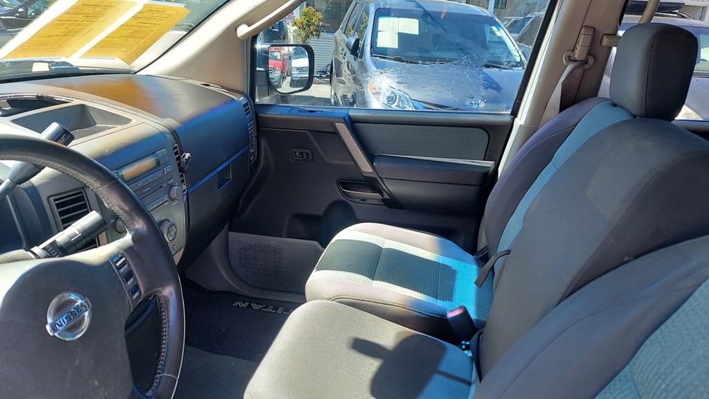 2004 Nissan Titan Image 6