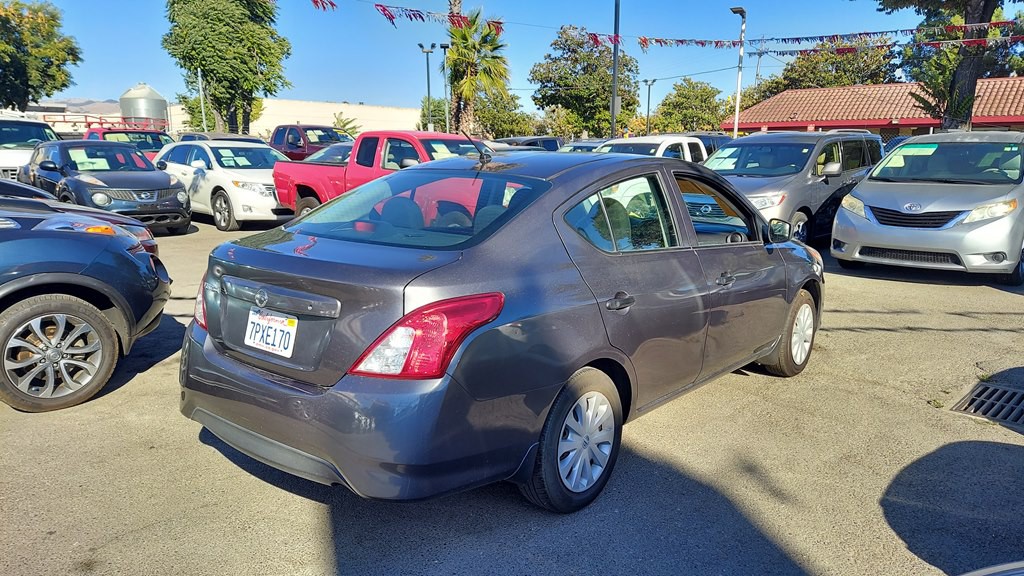 2016 Nissan Versa Image 5