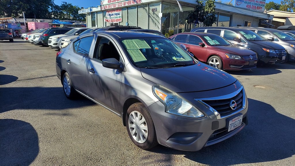 2016 Nissan Versa Image 6
