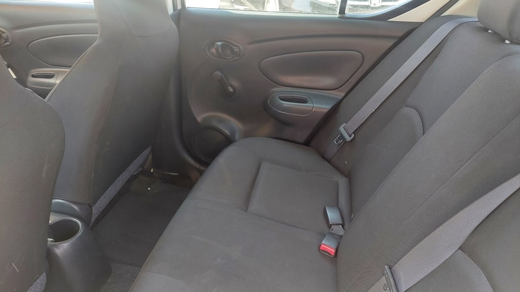 2017 Nissan Versa Image 10
