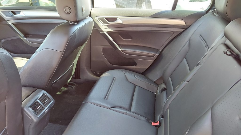 2017 Volkswagen Golf Image 9
