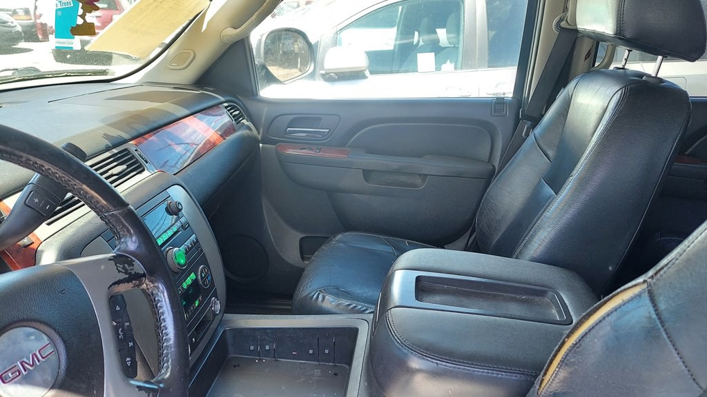 2011 GMC Yukon Image 8