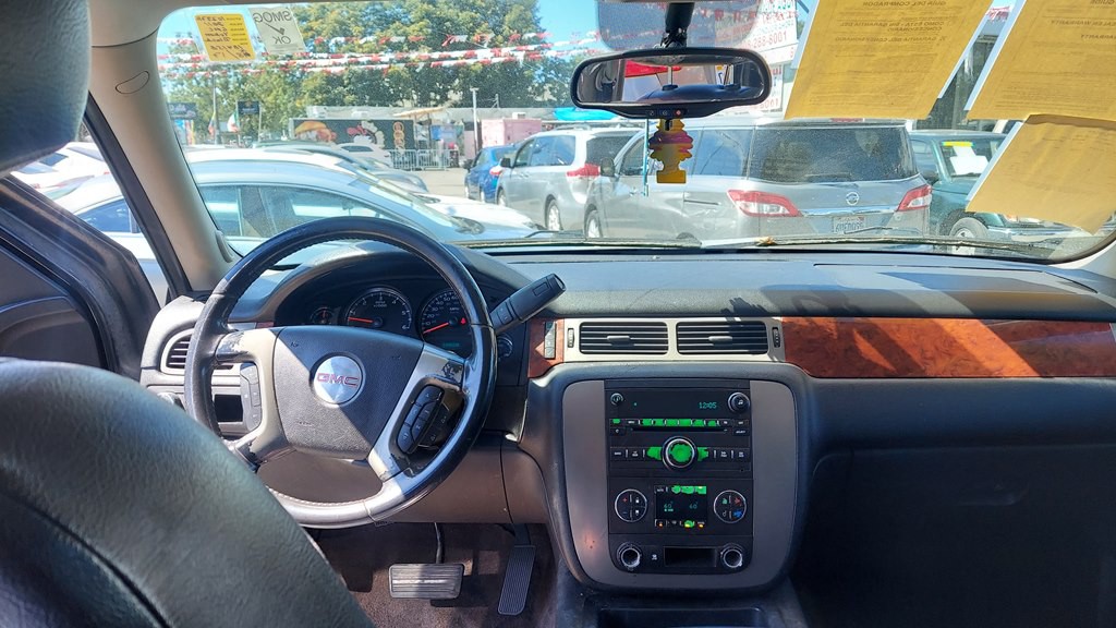 2011 GMC Yukon Image 11