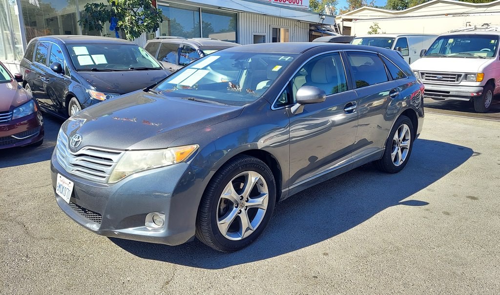 2010 Toyota Venza Image 1