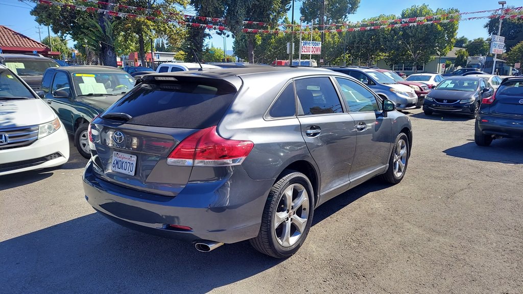 2010 Toyota Venza Image 4