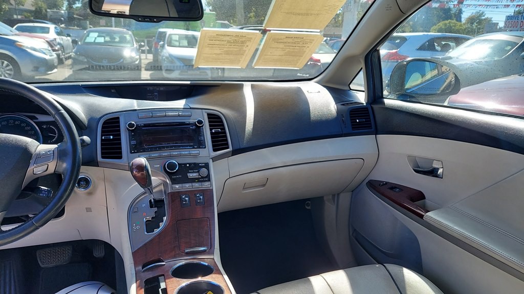 2010 Toyota Venza Image 10