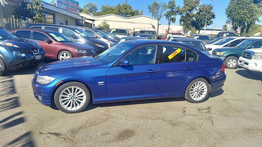 2009 BMW 3 Series Image 2