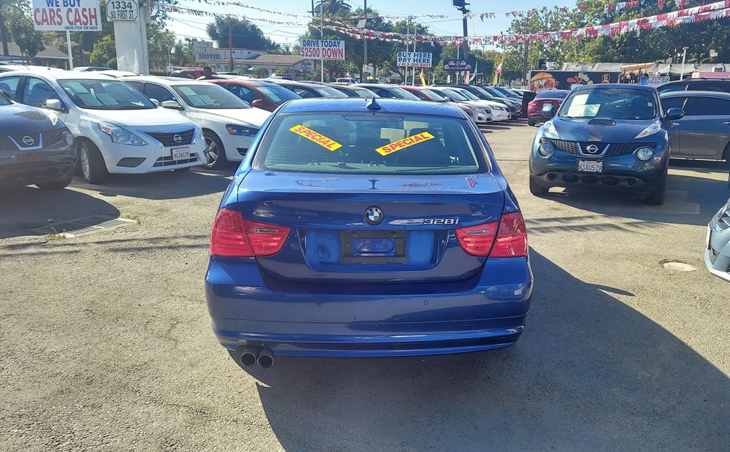 2009 BMW 3 Series Image 4
