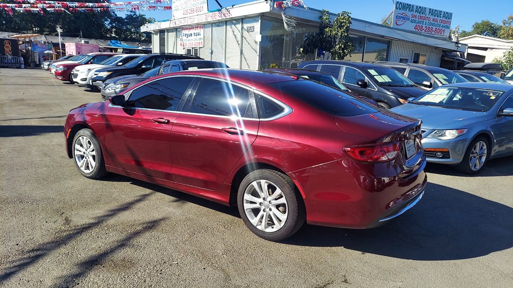 2015 Chrysler 200 Image 3