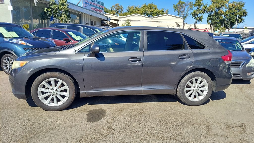 2010 Toyota Venza Image 2