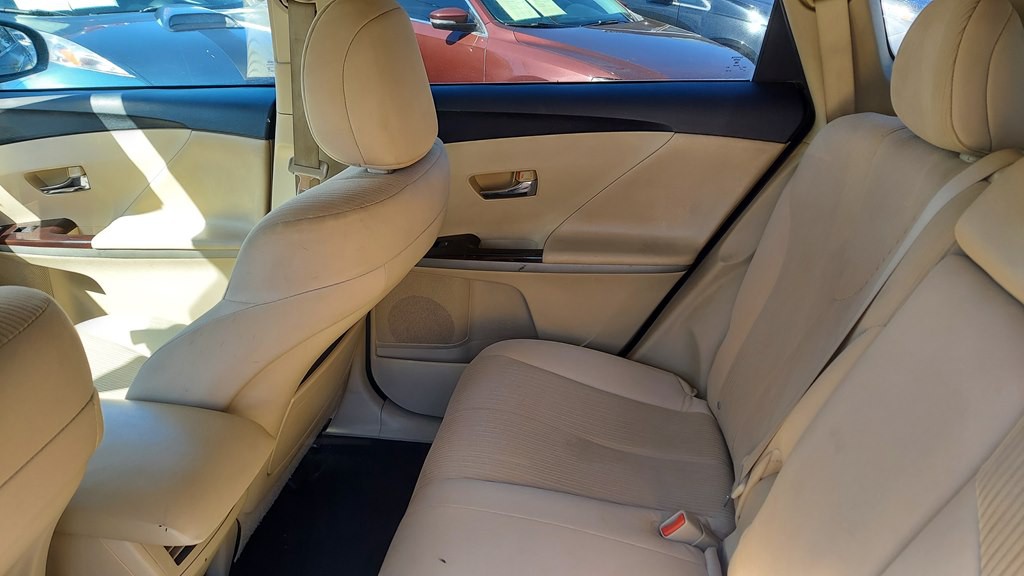 2010 Toyota Venza Image 10