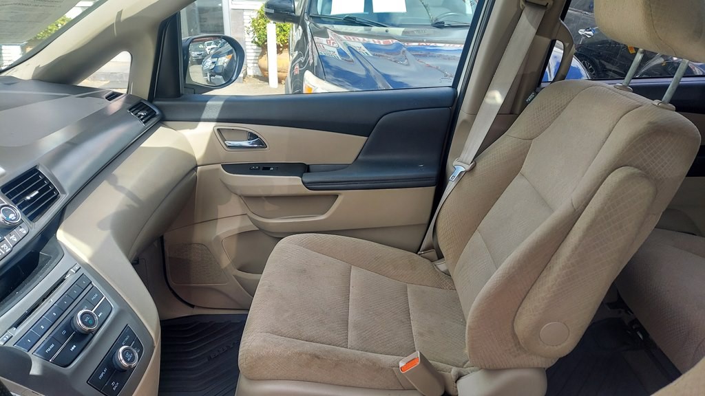 2014 Honda Odyssey Image 8