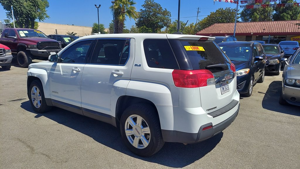 2015 GMC Terrain Image 2