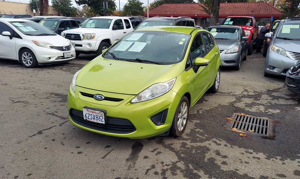 2013 Ford Fiesta Image 1