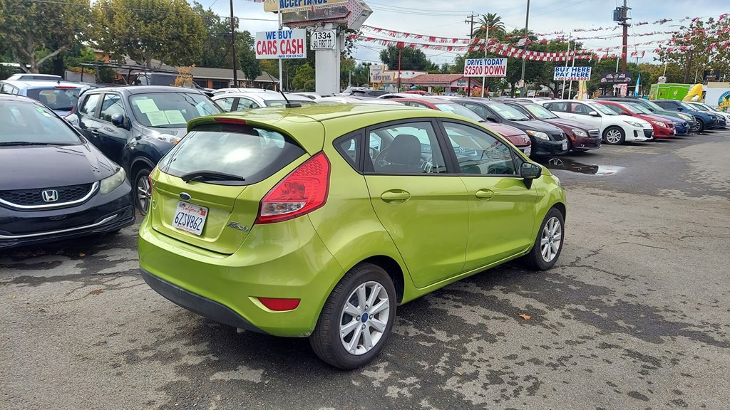 2013 Ford Fiesta Image 4