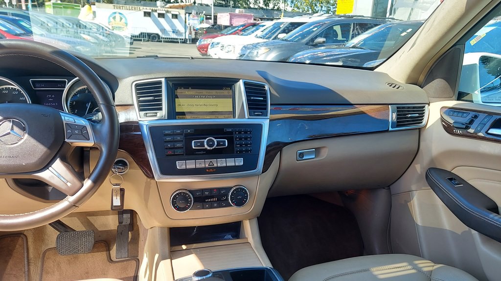 2012 Mercedes-Benz M-Class Image 11