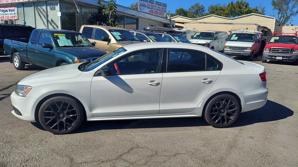 2014 Volkswagen Jetta Image 2