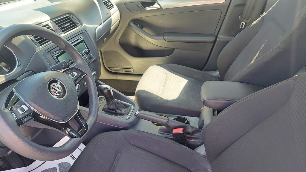 2015 Volkswagen Jetta Image 9
